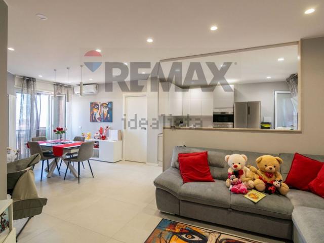 Appartamento in vendita di 93 m² in Via Archimede, 237