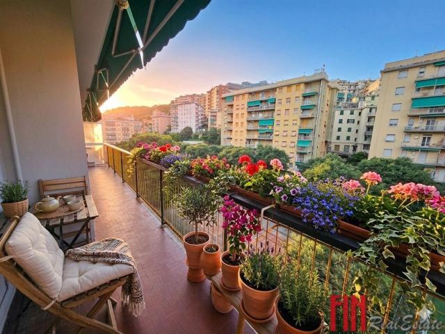 Appartamento in vendita di 93 m² in Via Borzoli