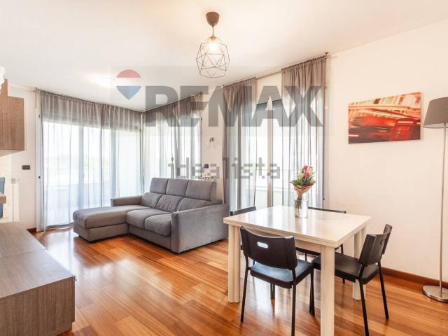 Appartamento in vendita di 93 m² in Via Bruno Cassinari, 27