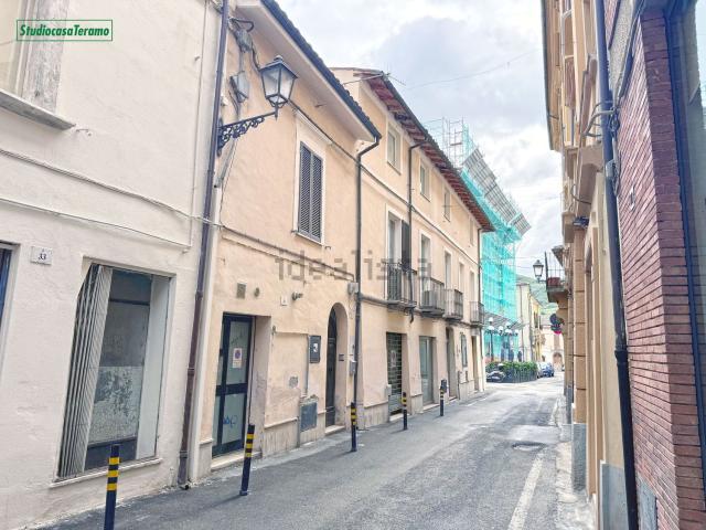 Appartamento in vendita di 93 m² in Via Carlo Forti