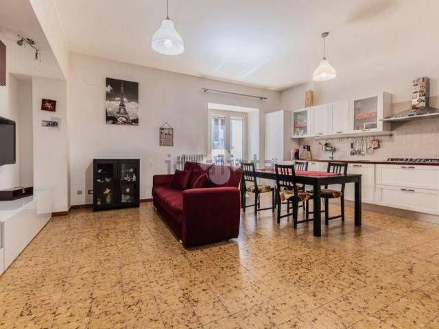 Appartamento in vendita di 93 m² in Via Cassia