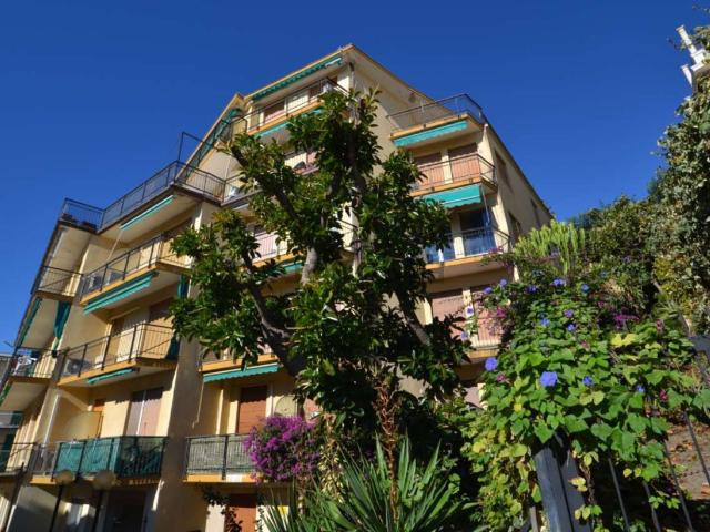 Appartamento in vendita di 93 m² in Via Cesare Battisti