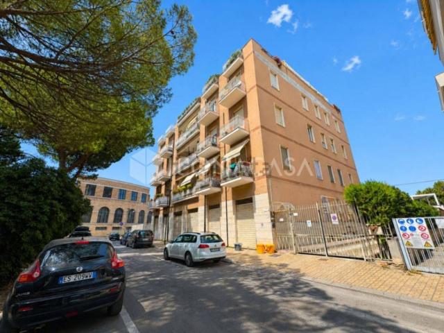 Appartamento in vendita di 93 m² in Via Cesare de Titta