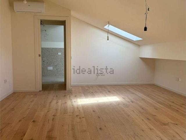 Appartamento in vendita di 93 m² in Via Coltellini
