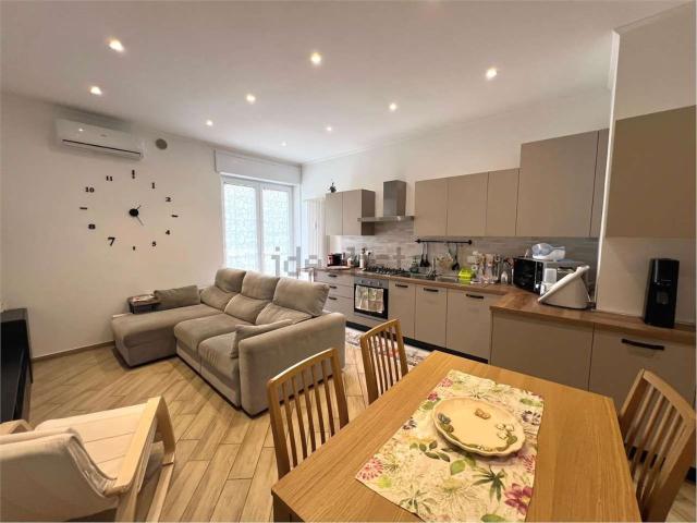 Appartamento in vendita di 93 m² in Via Demo, 8