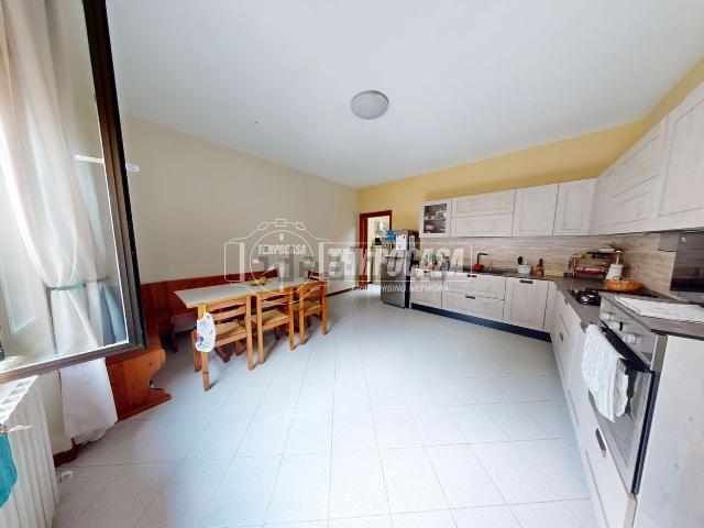 Appartamento in vendita di 93 m² in Via degli Arconati, 20