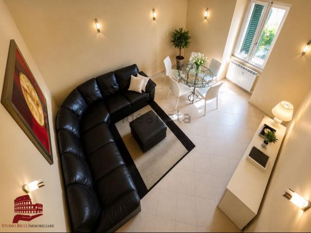 Appartamento in vendita di 93 m² in Via dei Pini, 14