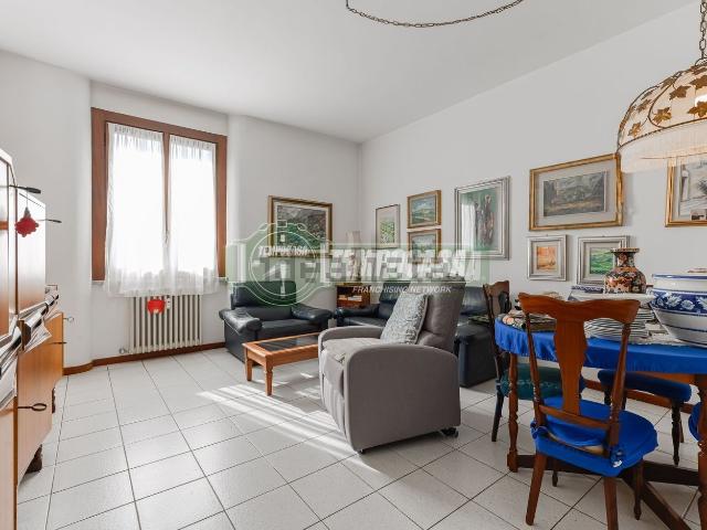 Appartamento in vendita di 93 m² in Via della Pace, 8
