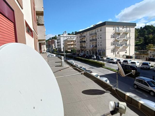 Appartamento in vendita di 93 m² in Via F. Paladini, 192