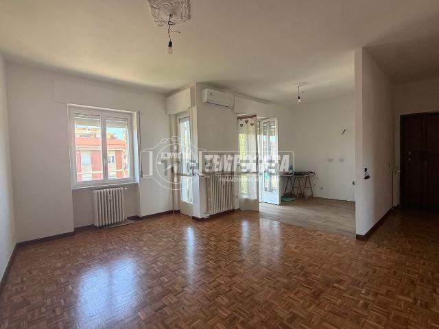 Appartamento in vendita di 93 m² in Via F. Turati, 46