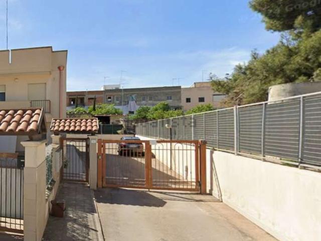 Appartamento in vendita di 93 m² in Via Fortore, 15