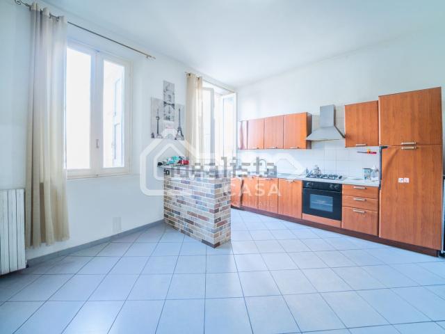 Appartamento in vendita di 93 m² in Via Fratelli Manfredi, 11