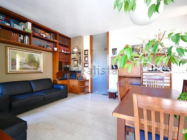 Appartamento in vendita di 93 m² in Via Francesco Raschi, 4