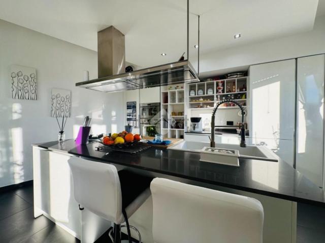Appartamento in vendita di 93 m² in Via G. Giolitti, 2