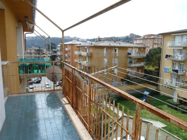 Appartamento in vendita di 93 m² in Via G. Leopardi, 17