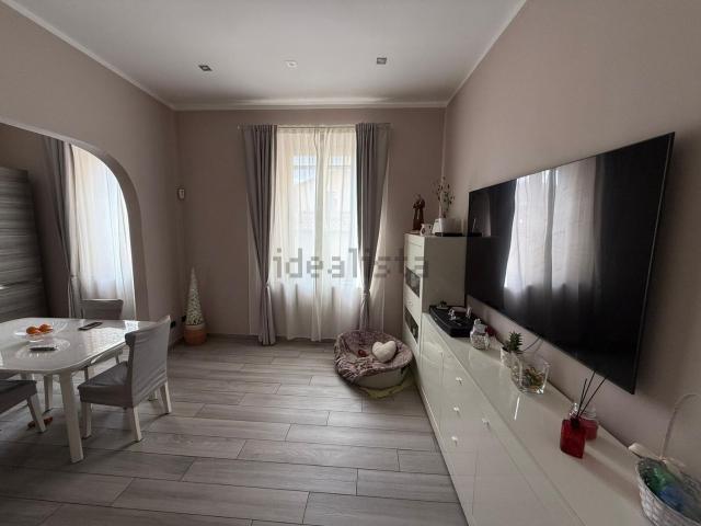 Appartamento in vendita di 93 m² in Via Giovacchino Carradori