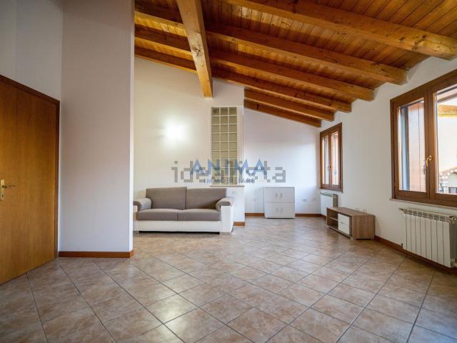 Appartamento in vendita di 93 m² in Via Giacomo Matteotti, 71