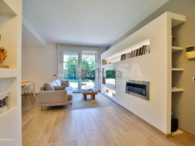 Appartamento in vendita di 93 m² in Via Giacomo Matteotti, 21
