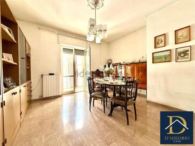 Appartamento in vendita di 93 m² in Via Giacomo Leopardi, 69