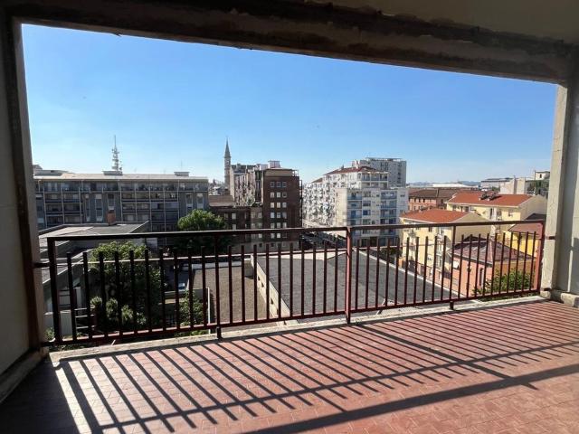 Appartamento in vendita di 93 m² in Via Giulio Cesare Cordara, 22