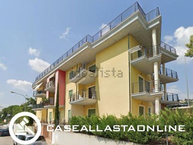 Appartamento in vendita di 93 m² in Via Giulio Salvadori