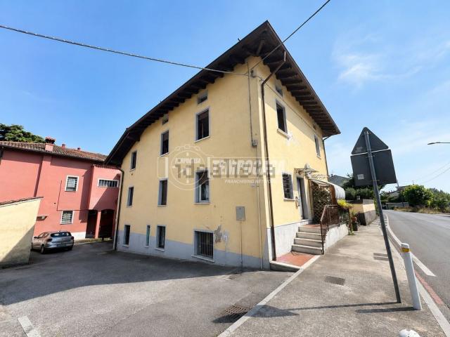 Appartamento in vendita di 93 m² in Via Industriale, 43