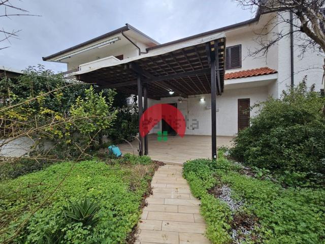 Appartamento in vendita di 93 m² in Via Ischia