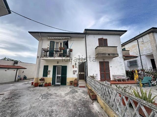 Appartamento in vendita di 93 m² in Via Livornese, 688