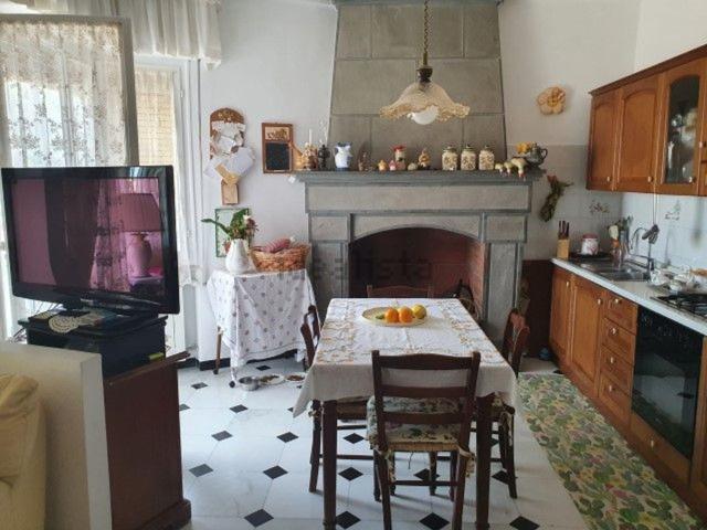 Appartamento in vendita di 93 m² in Via Luigi Valentini