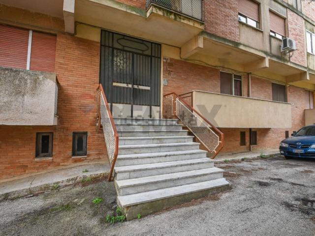 Appartamento in vendita di 93 m² in Via Madonna della Via, 221