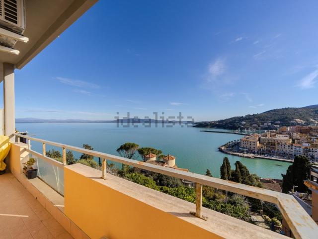 Appartamento in vendita di 93 m² in Via Martiri D&apos Ungheria, 48