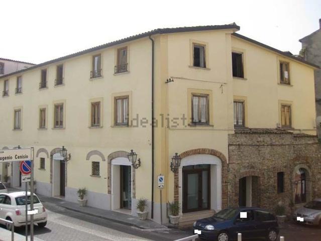 Appartamento in vendita di 93 m² in Via Marco Aurelio Severino, 6