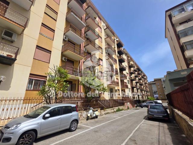 Appartamento in vendita di 93 m² in Via Messina Marine, 411