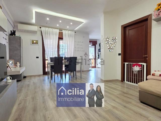 Appartamento in vendita di 93 m² in Via Paolo Stoppa, 94