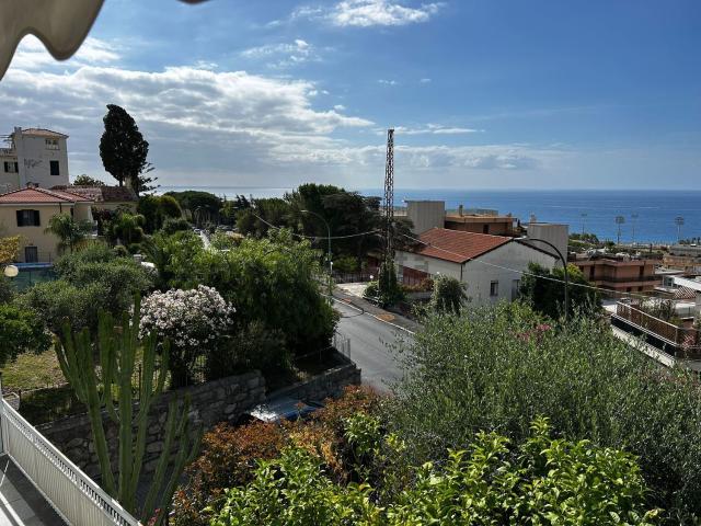 Appartamento in vendita di 93 m² in Via Padre Semeria