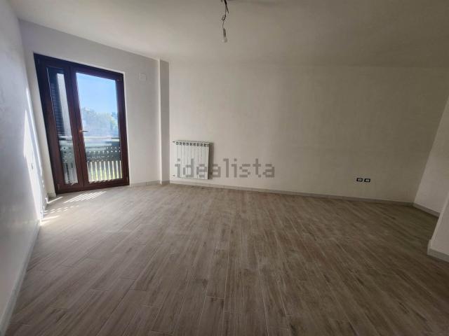 Appartamento in vendita di 93 m² in Via Partigiani Caduti, 19