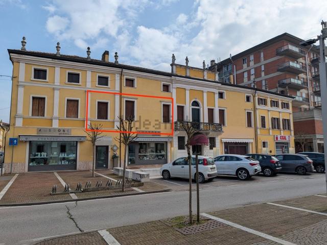 Appartamento in vendita di 93 m² in Via Paride da Cerea