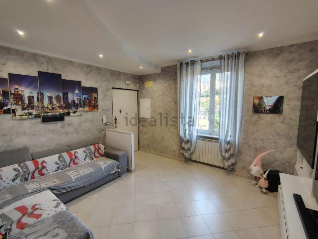 Appartamento in vendita di 93 m² in Via Pier Domenico da Bissone, 4