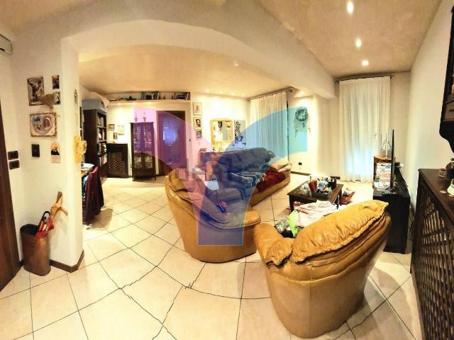 Appartamento in vendita di 93 m² in Via Sicilia