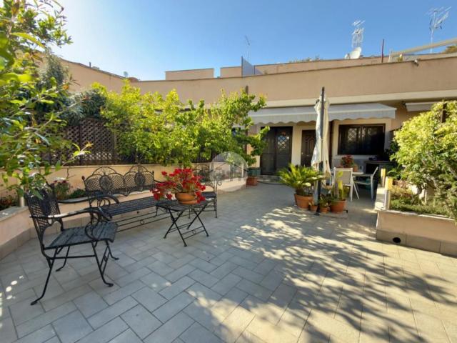 Appartamento in vendita di 93 m² in Via Soratte, 15