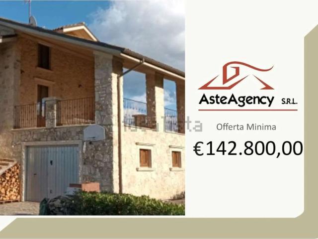Appartamento in vendita di 900 m² in Via Galluccio, 22