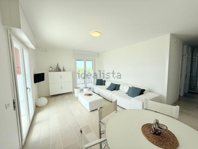 Appartamento in vendita di 90 m² in Lungomare Trieste, 134
