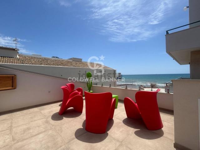 Appartamento in vendita di 90 m² in Lungomare Andrea Doria, 46