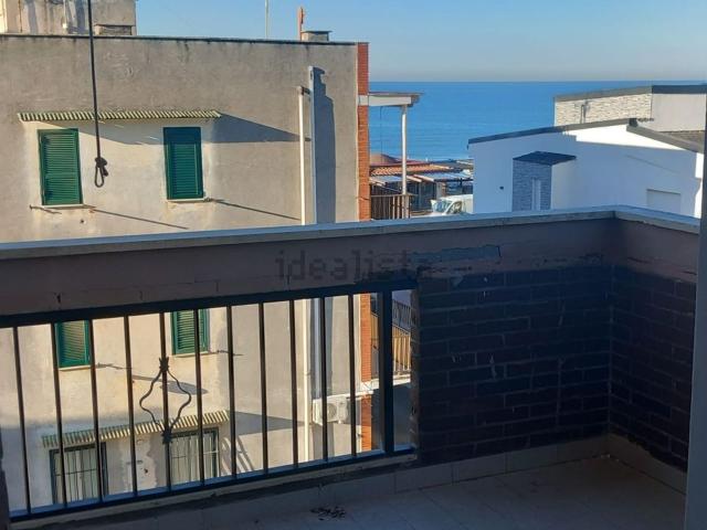 Appartamento in vendita di 90 m² in Lungomare delle Meduse, 36