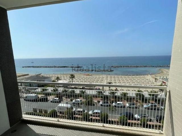 Appartamento in vendita di 90 m² in Lungomare di Levante