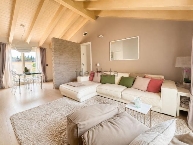 Appartamento in vendita di 90 m² in Località San Zeno Borgata, 2