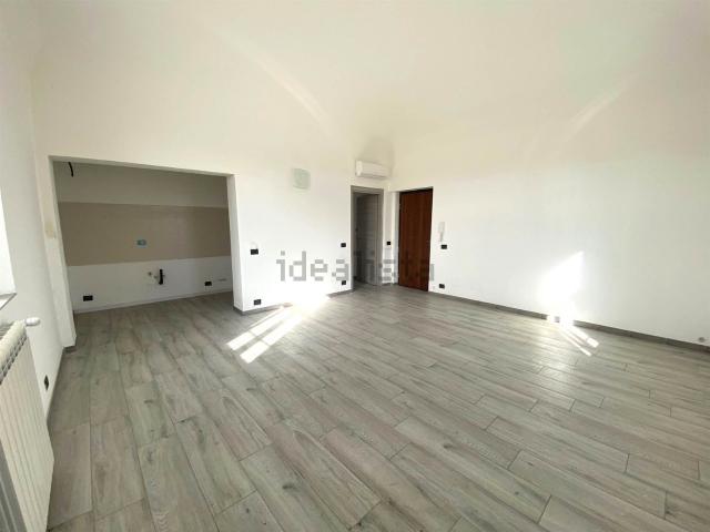 Appartamento in vendita di 90 m² in Piazza Dante, 4