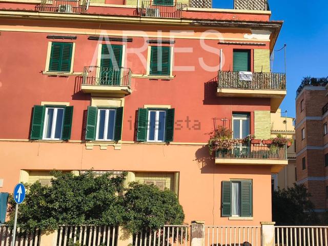 Appartamento in vendita di 90 m² in Piazza di Tor San Michele