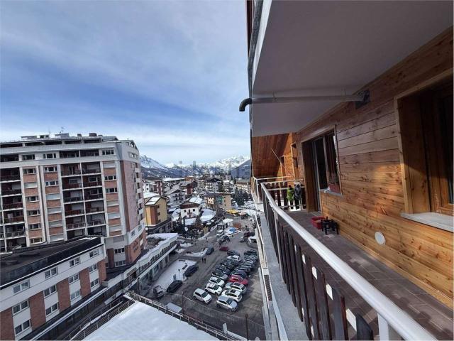 Appartamento in vendita di 90 m² in Piazza III Reggimento Alpini, 12