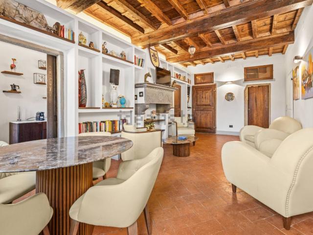 Appartamento in vendita di 90 m² in Piazza Santa Felicita, 2
